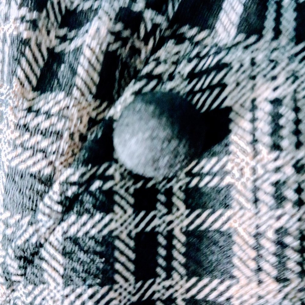 Shorts - Picture 3 of 4